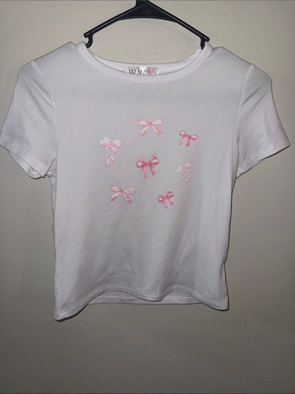 Stellah White Tee with Pink Bow Cluster